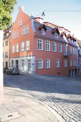 Bürgerhaus in Ulm Dekorative Zierprofilfenster für stilechte Sanierungen